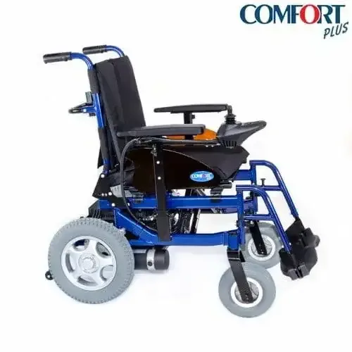 Comfort Plus Allure akülü sandalye, mavi şasi seçeneği, siyah döşeme, çapraz açıdan önden