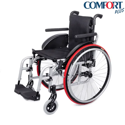 Comfort Plus DM-315 aktif tekerlekli sandalye, siyah döşeme ve kırmızı lastikli tekerler, çapraz açıdan