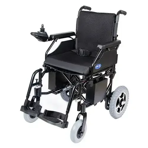 Comfort Plus Easylife akülü sandalye, siyah oturak, emniyet kemeri ve joystick, önden çapraz açıdan