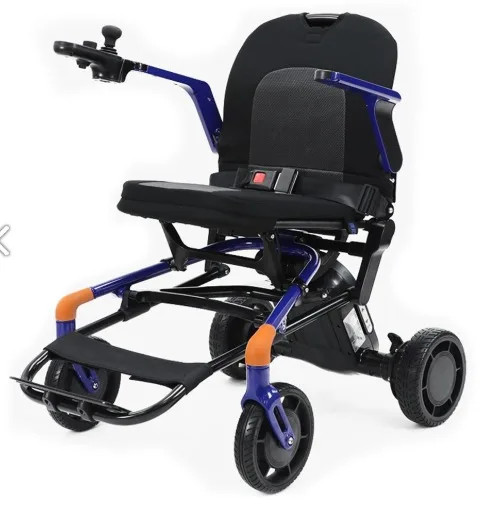 S480 Smart akülü sandalye, mavi şasi, önden çapraz açıdan