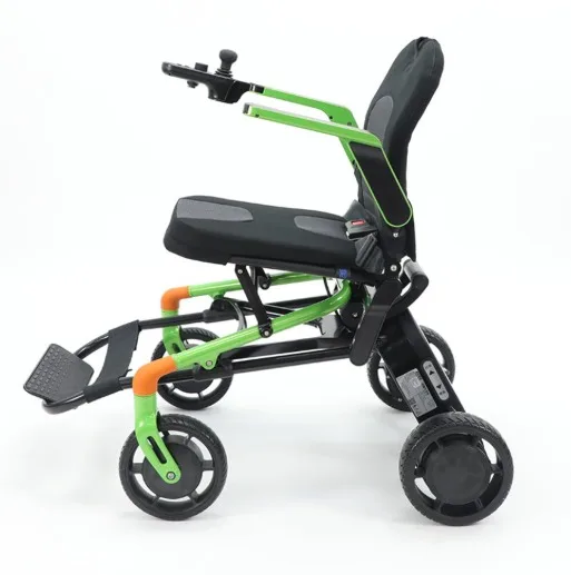 S480 Smart akülü sandalye, yeşil şasili sürüm, yandan