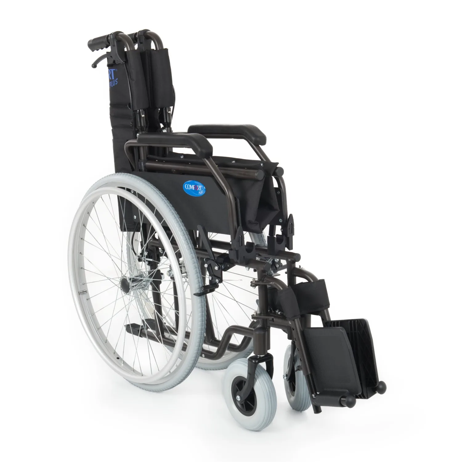 Comfort Plus DM-321 tekerlekli sandalye, karşı yandan arkadan çapraz açıdan, itme kolları