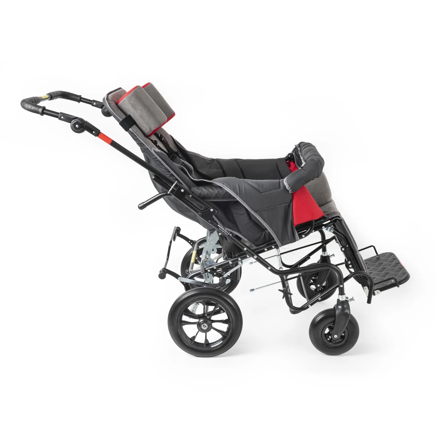 Comfort Size 6+ engelli çocuk puseti yandan, bacak örtüsü çıkarılmış, siyah oturak ve baş desteği