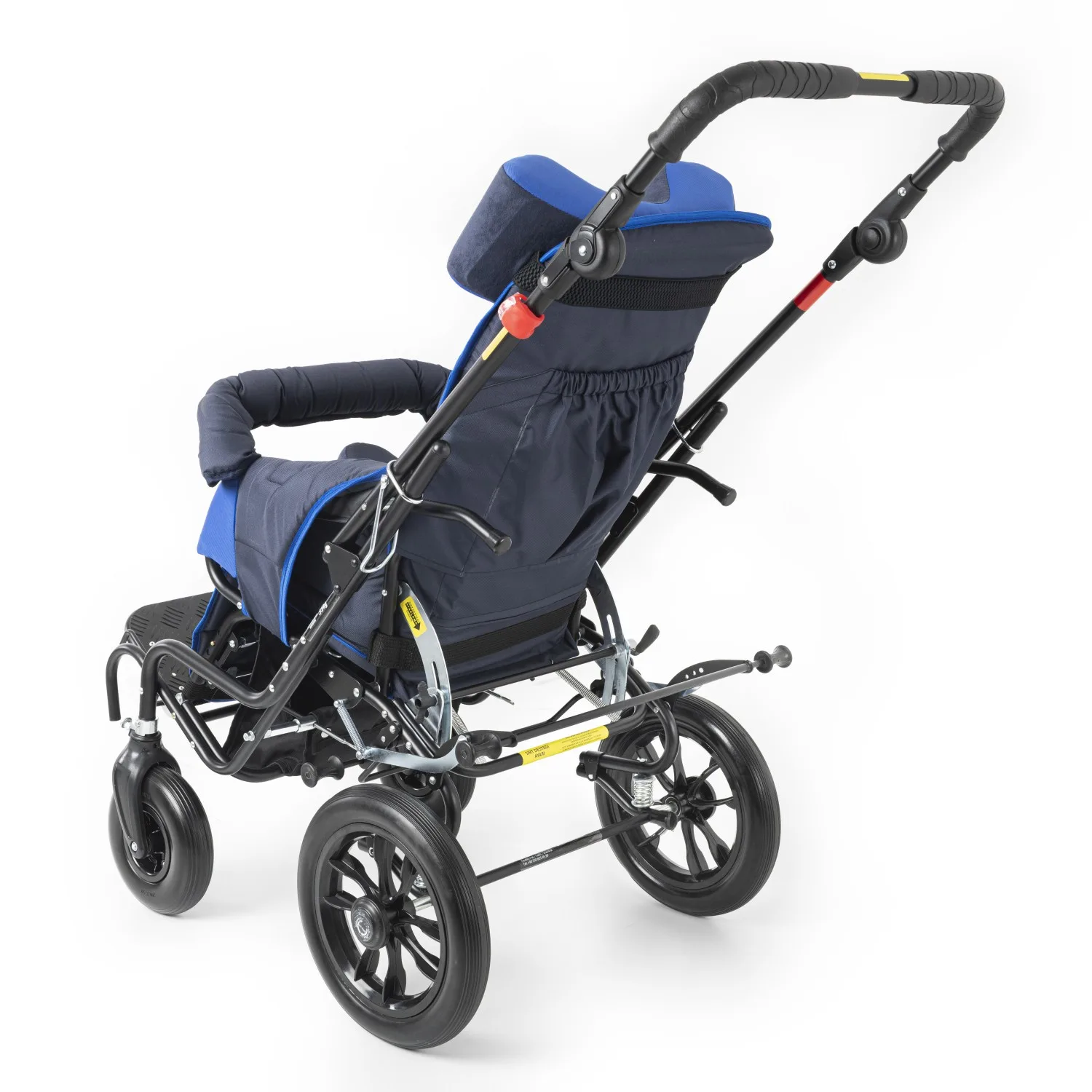Comfort Size 3 engelli çocuk puseti arkadan sol çapraz açıdan, itme kolu ve arka tekerler